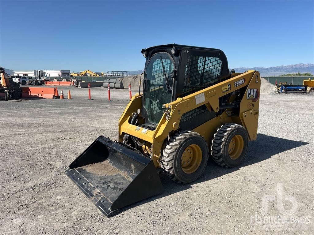 CAT 226D3 Skid steer mini nakladalci