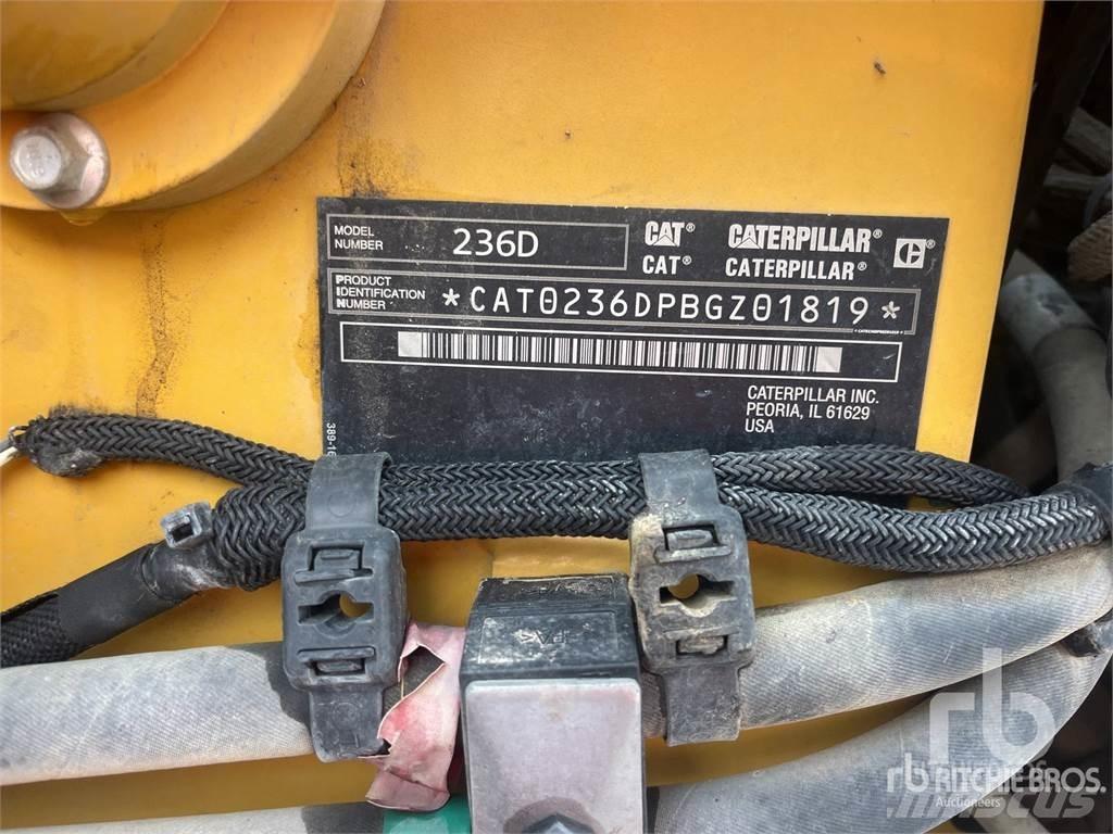 CAT 236D Skid steer mini nakladalci