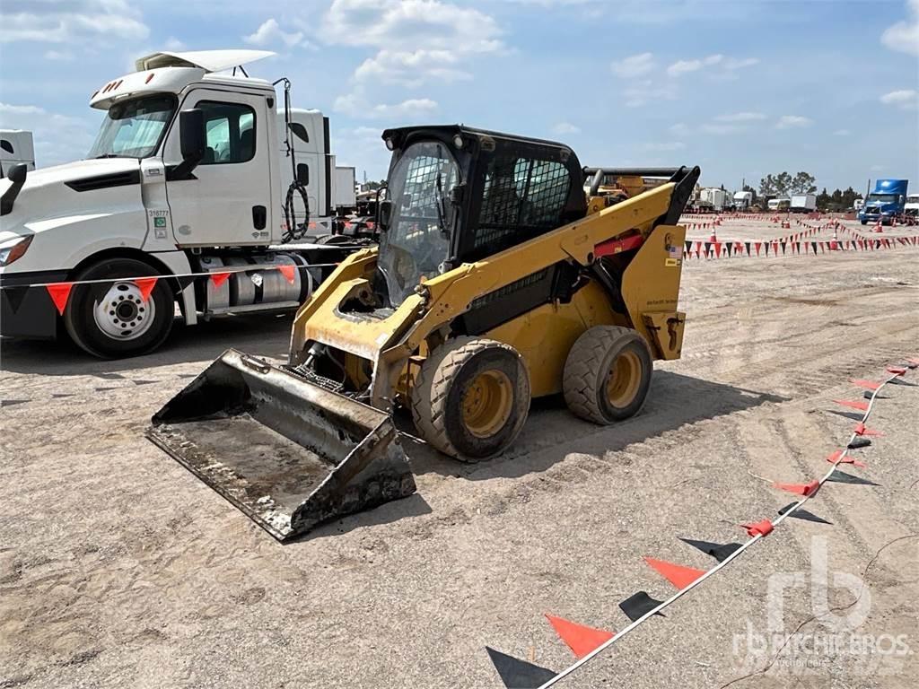 CAT 272D2 Skid steer mini nakladalci