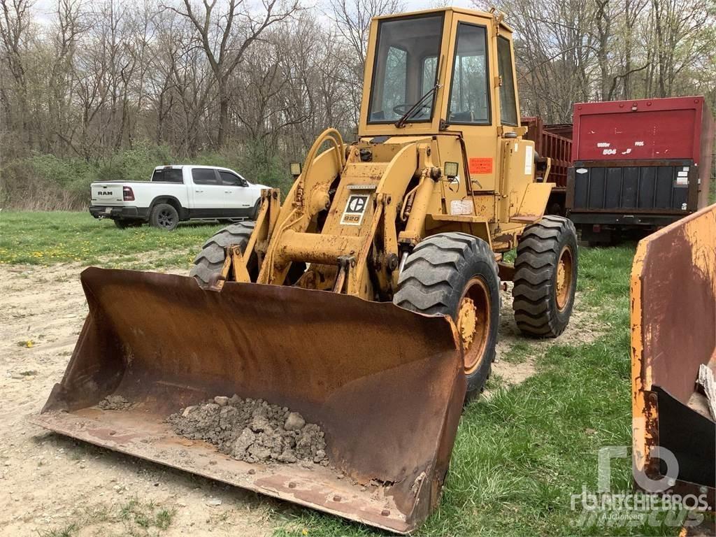 CAT 920 Kolesni nakladalci