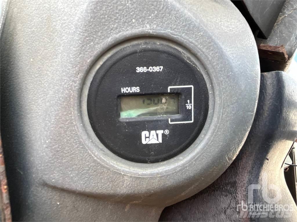 CAT 928G Kolesni nakladalci