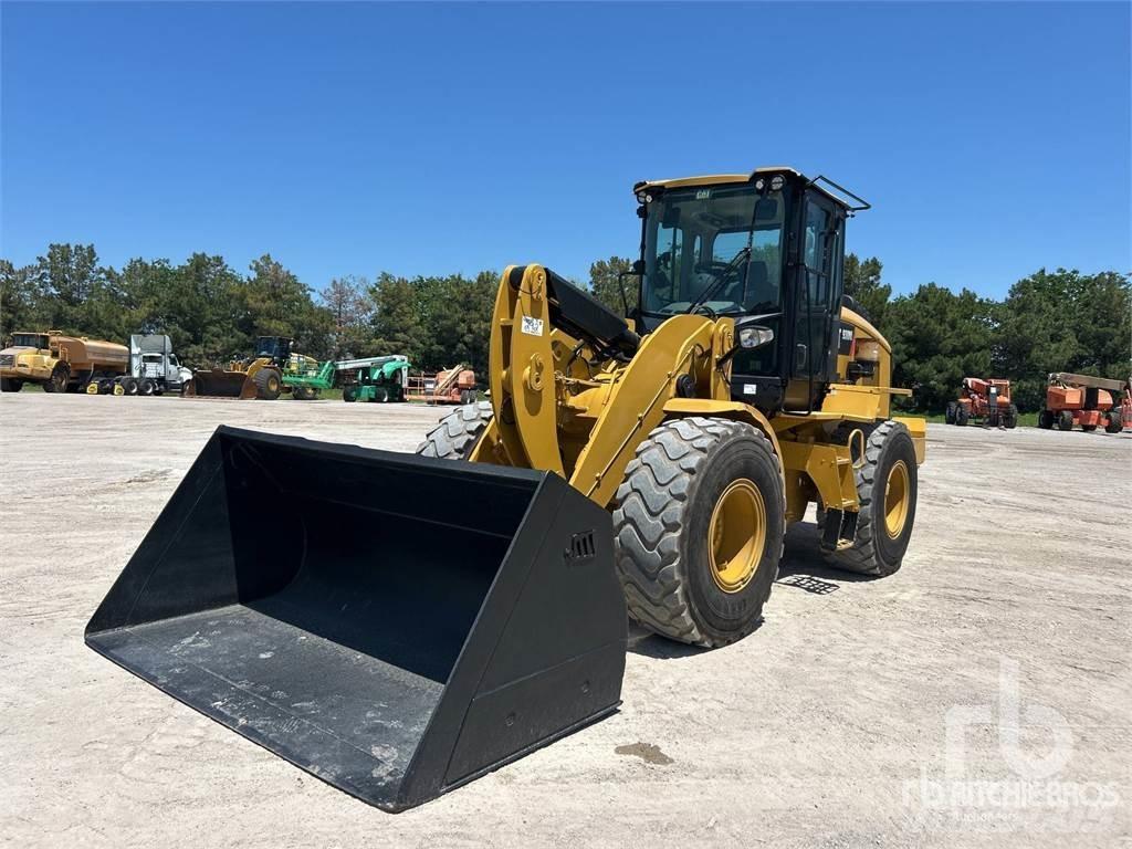 CAT 930M Kolesni nakladalci