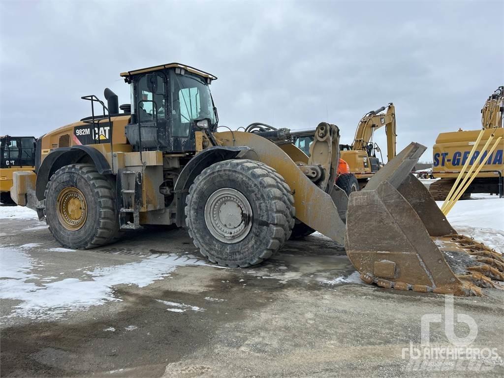 CAT 982M Kolesni nakladalci