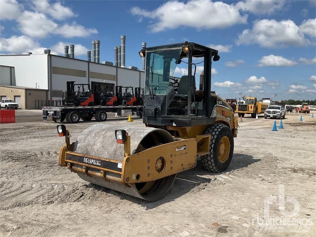 CAT CS423E Kompaktorji tal