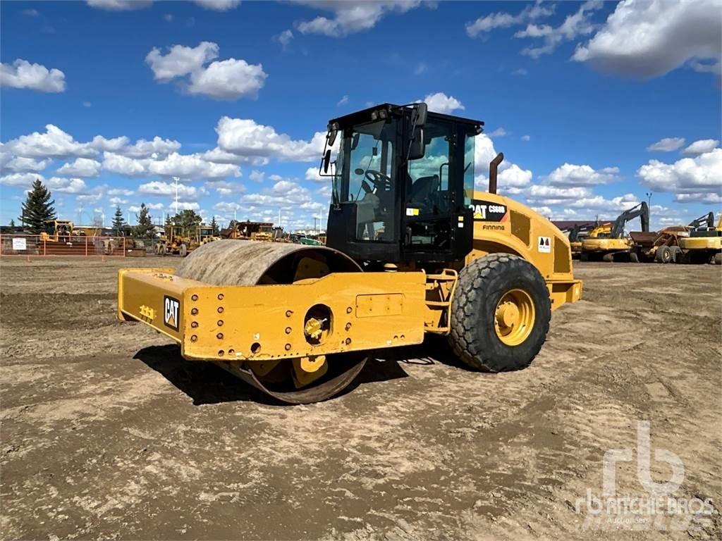 CAT CS68B Kompaktorji tal