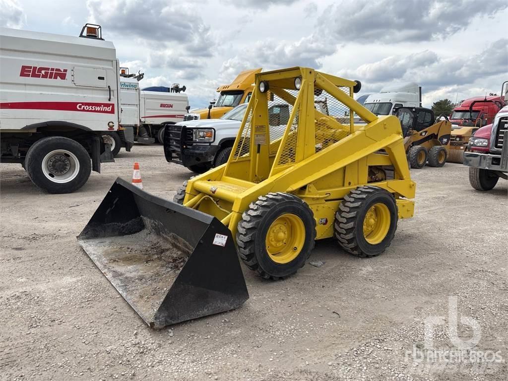 CAT L35 Skid steer mini nakladalci