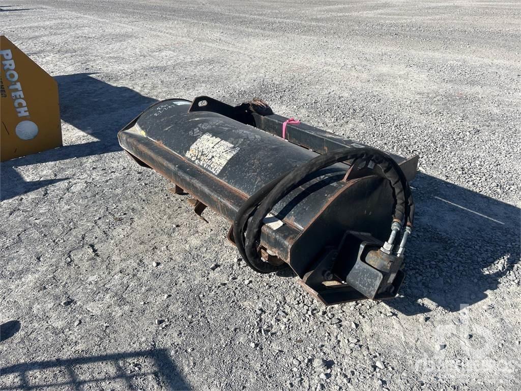 CAT LT13B Druga komunalna oprema