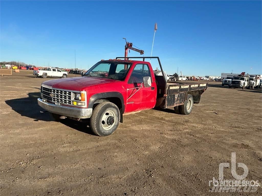 Chevrolet 3500 Tovornjaki s kesonom/platojem