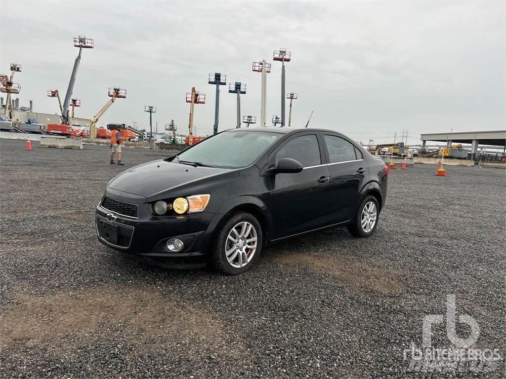 Chevrolet SONIC Avtomobili