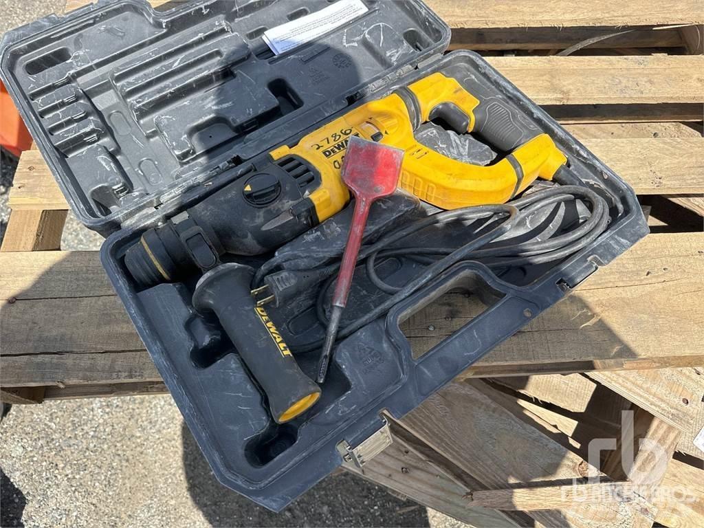 DeWalt D25262 Drugo