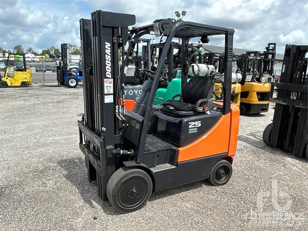 Doosan GC25E-3 Dizelski viličarji