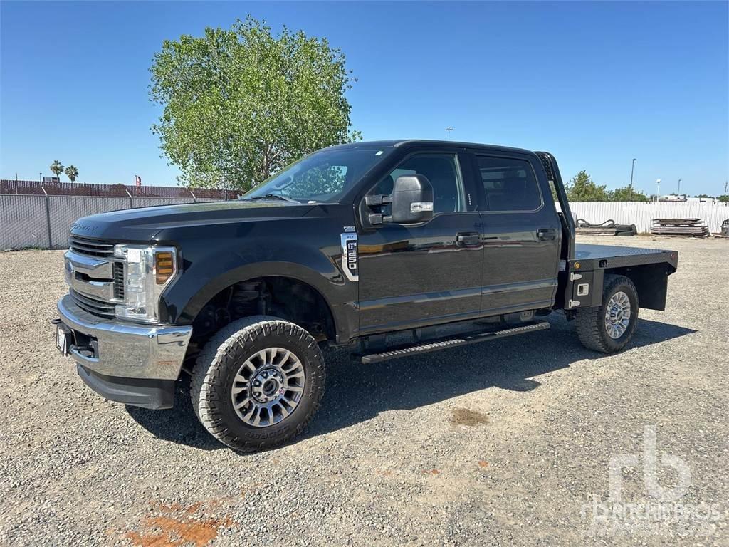 Ford F-250 Tovornjaki s kesonom/platojem