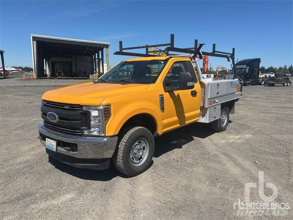 Ford F-250 Tovornjaki s kesonom/platojem