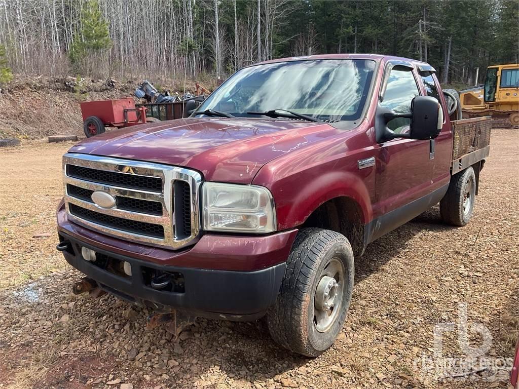 Ford F-250 Tovornjaki s kesonom/platojem