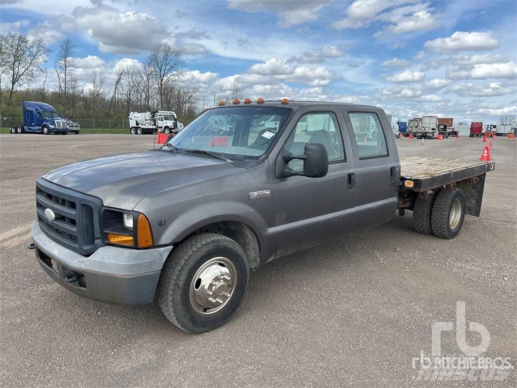 Ford F-350 Tovornjaki s kesonom/platojem