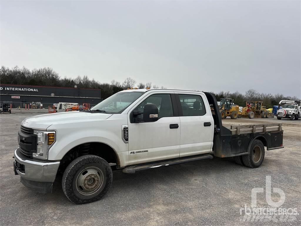 Ford F-350 Tovornjaki s kesonom/platojem