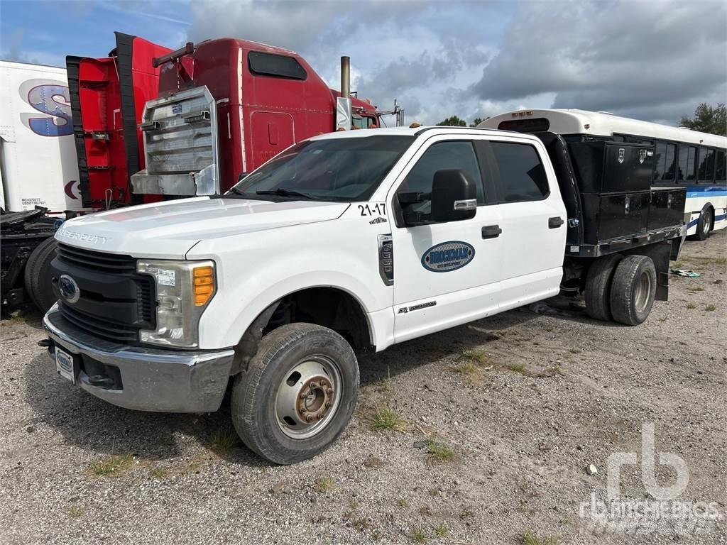 Ford F-350 Tovornjaki s kesonom/platojem