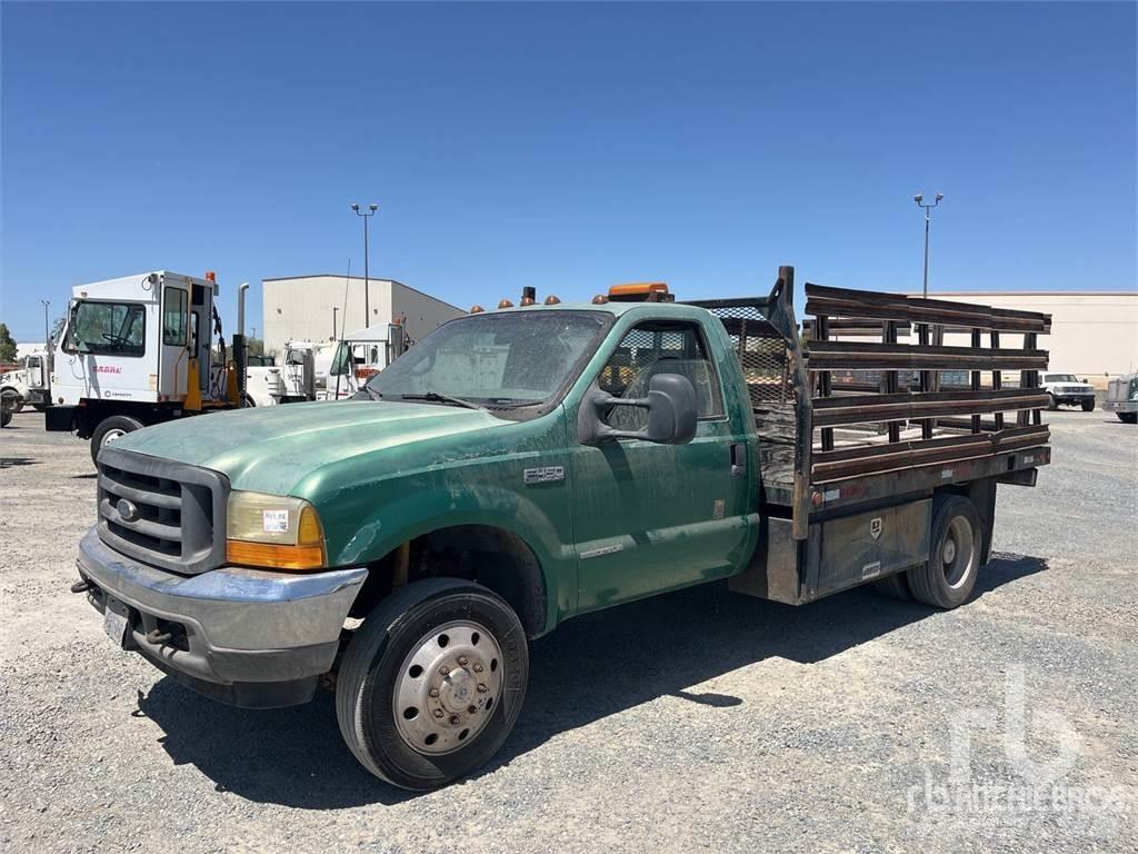 Ford F-450 Tovornjaki s kesonom/platojem