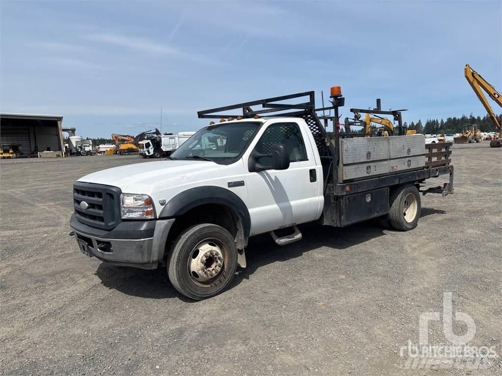 Ford F-450 Tovornjaki s kesonom/platojem