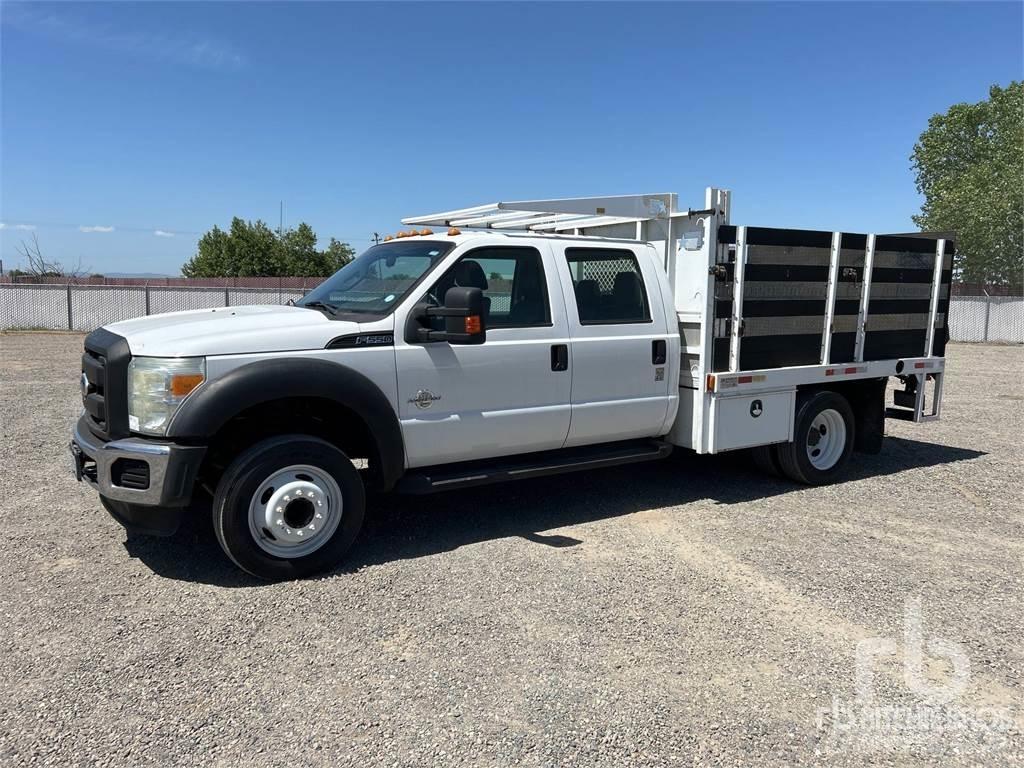 Ford F-550 Tovornjaki s kesonom/platojem
