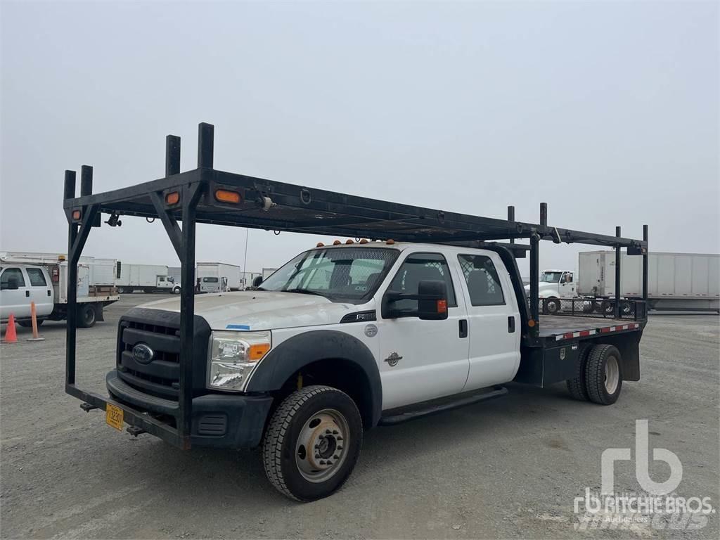 Ford F-550 Tovornjaki s kesonom/platojem