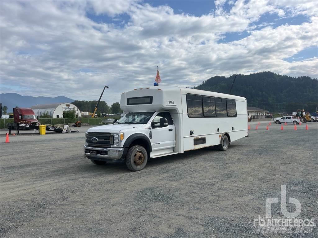 Ford F-550 Medkrajevni avtobusi