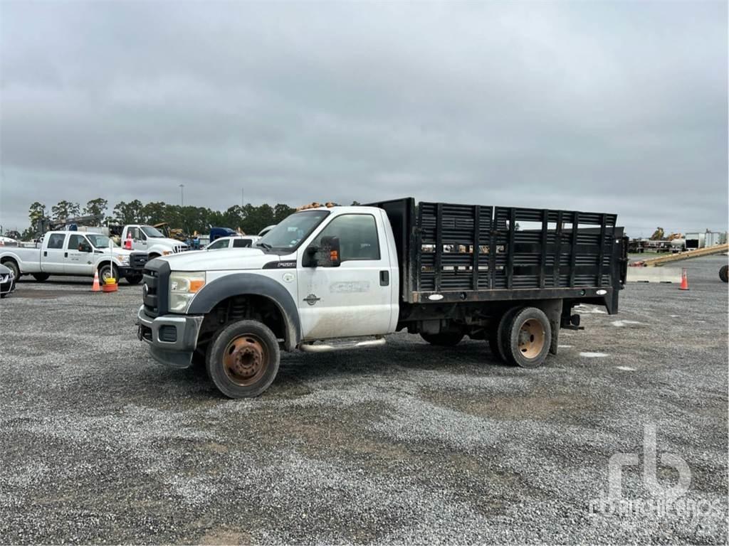 Ford F-550 Tovornjaki s kesonom/platojem
