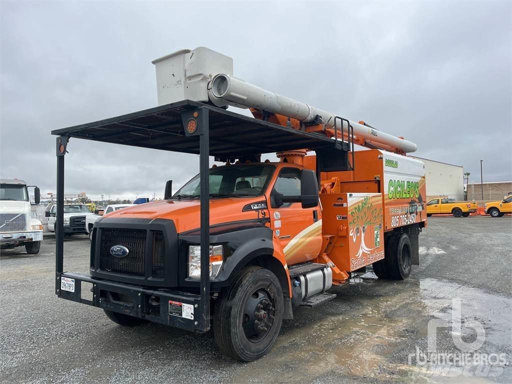 Ford F-750 Vlečne dvižne ploščadi