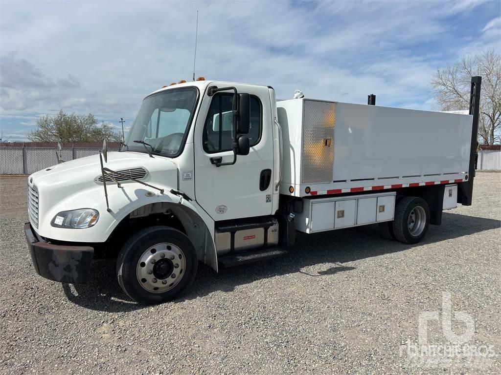 Freightliner M2 Tovornjaki s kesonom/platojem