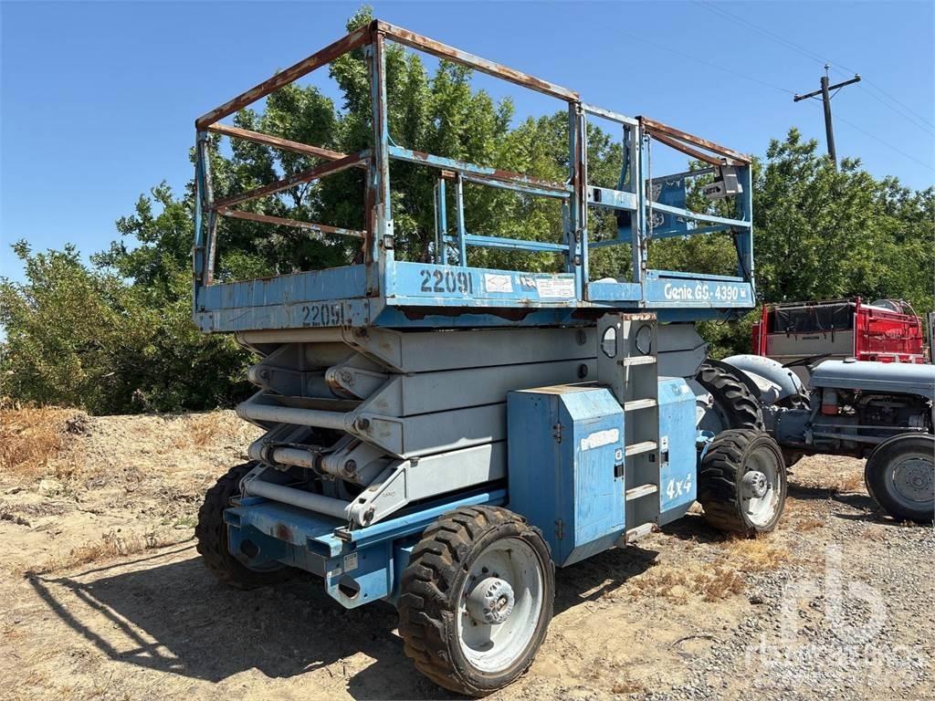 Genie GS-4390 Škarjaste dvižne ploščadi
