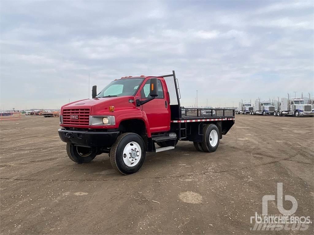 GMC C5500 Tovornjaki s kesonom/platojem