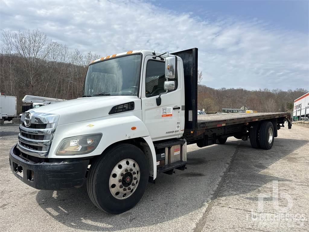 Hino 268 Tovornjaki s kesonom/platojem