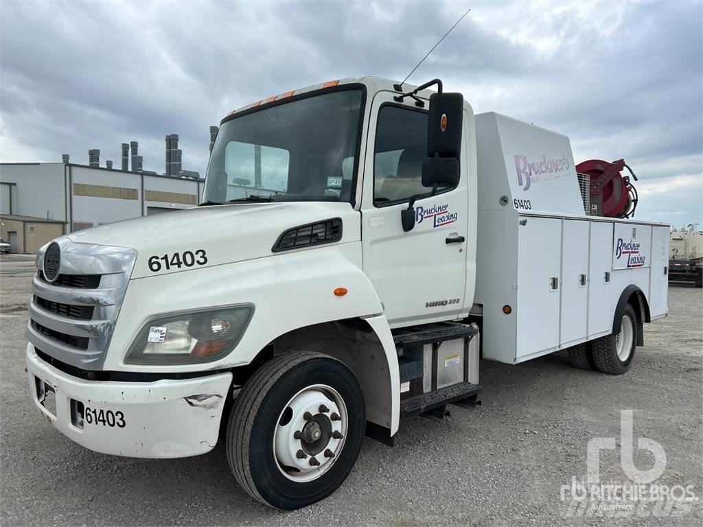 Hino 268 Tovornjaki cisterne