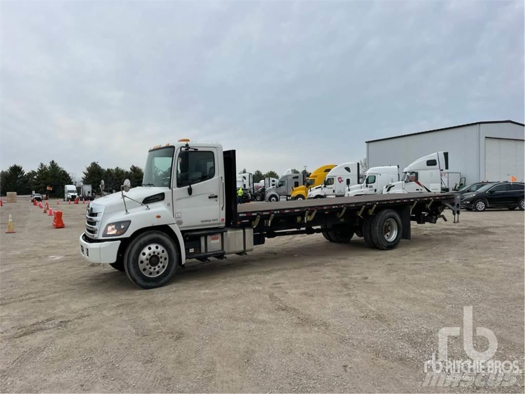 Hino 338 Tovornjaki s kesonom/platojem