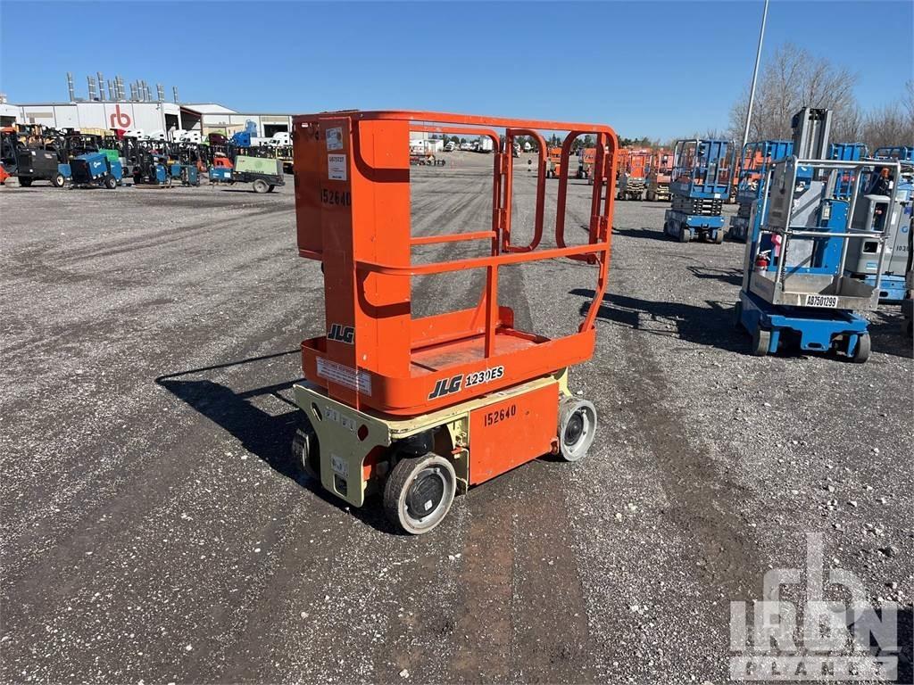 JLG 1230ES Zglobne dvižne ploščadi