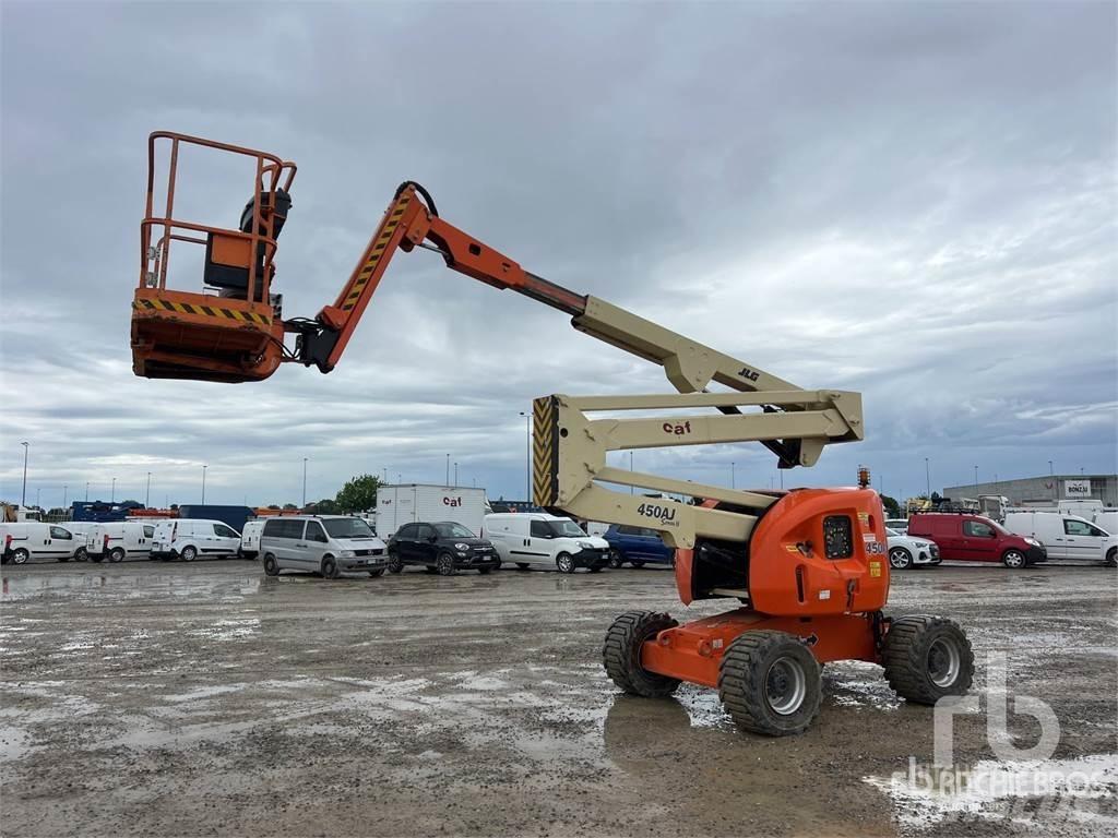 JLG 450 Zglobne dvižne ploščadi