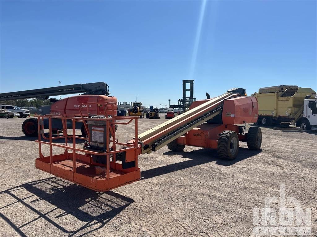JLG 600S Zglobne dvižne ploščadi