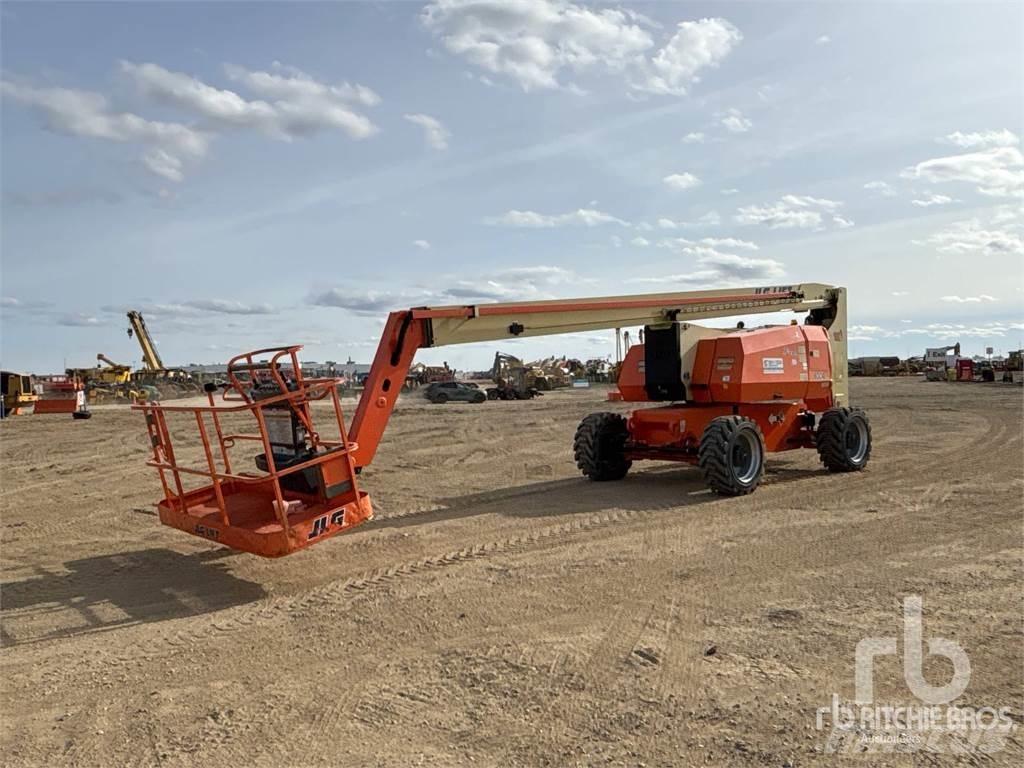 JLG 800A Zglobne dvižne ploščadi