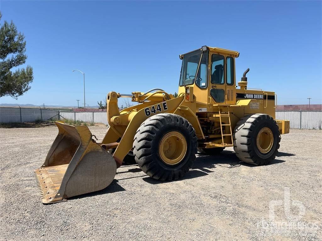 John Deere 644E Kolesni nakladalci