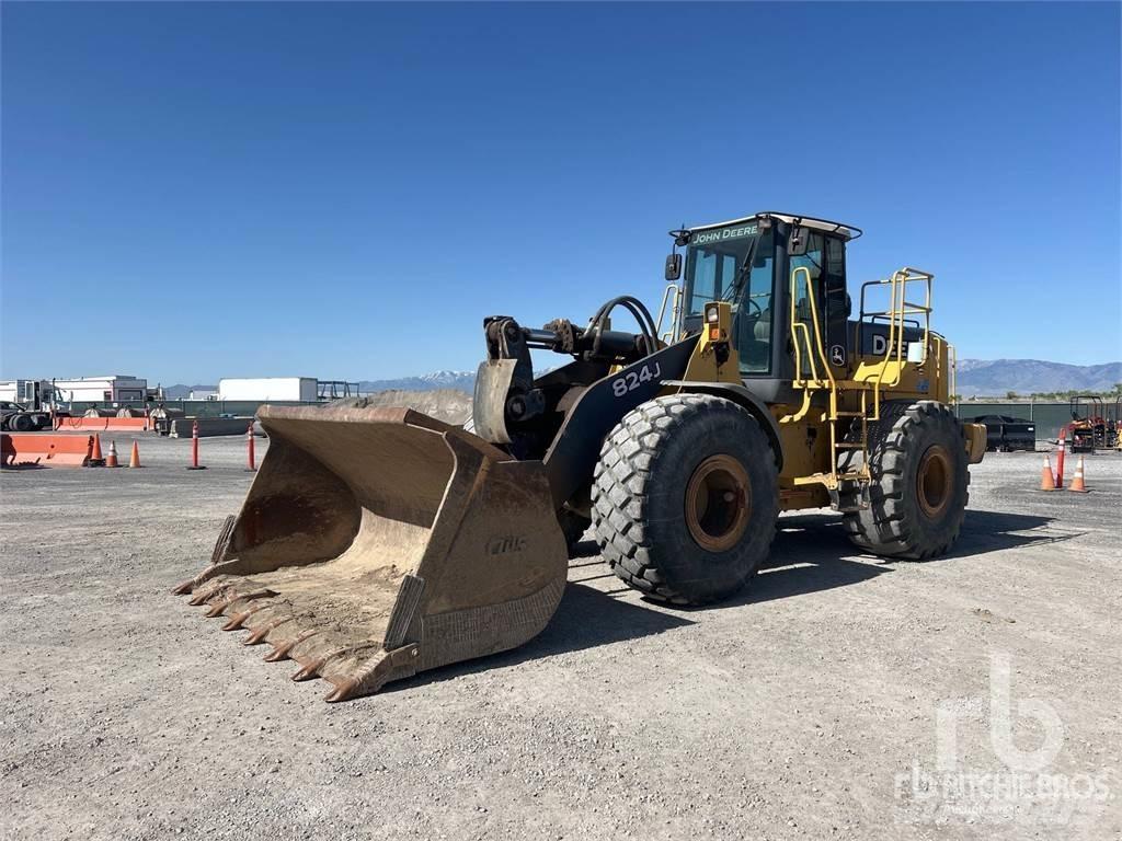 John Deere 824J Kolesni nakladalci
