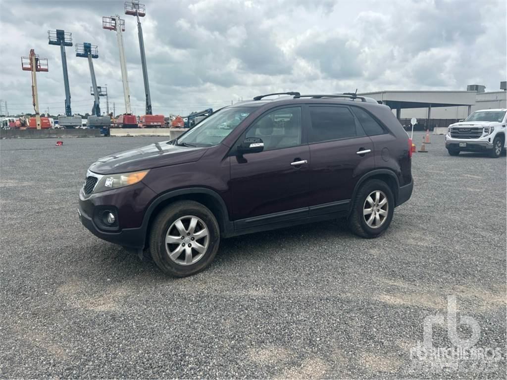 Kia SORENTO Avtomobili