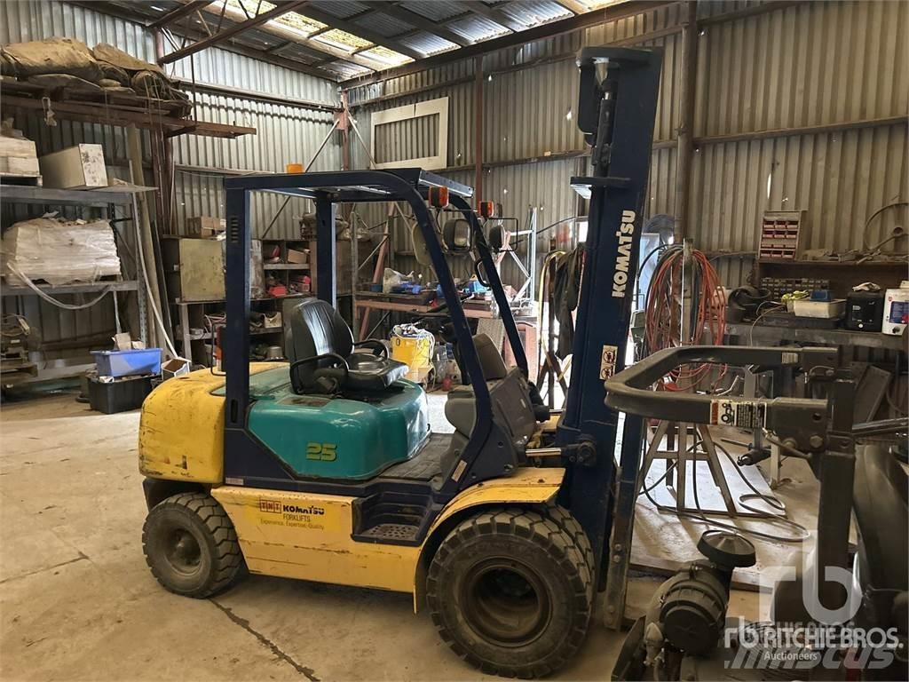 Komatsu FG25T12 Dizelski viličarji