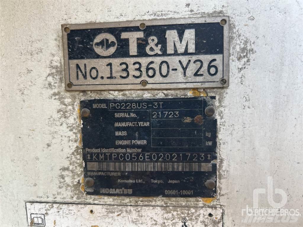 Komatsu PC228US Bagri goseničarji