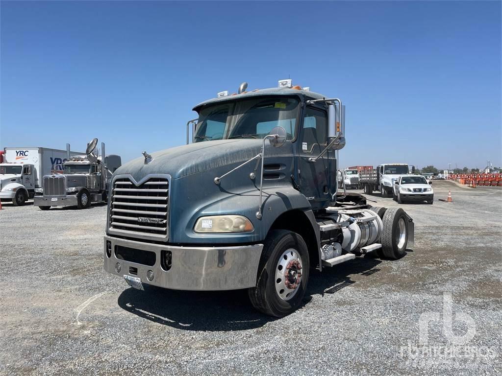 Mack CH612 Vlačilci