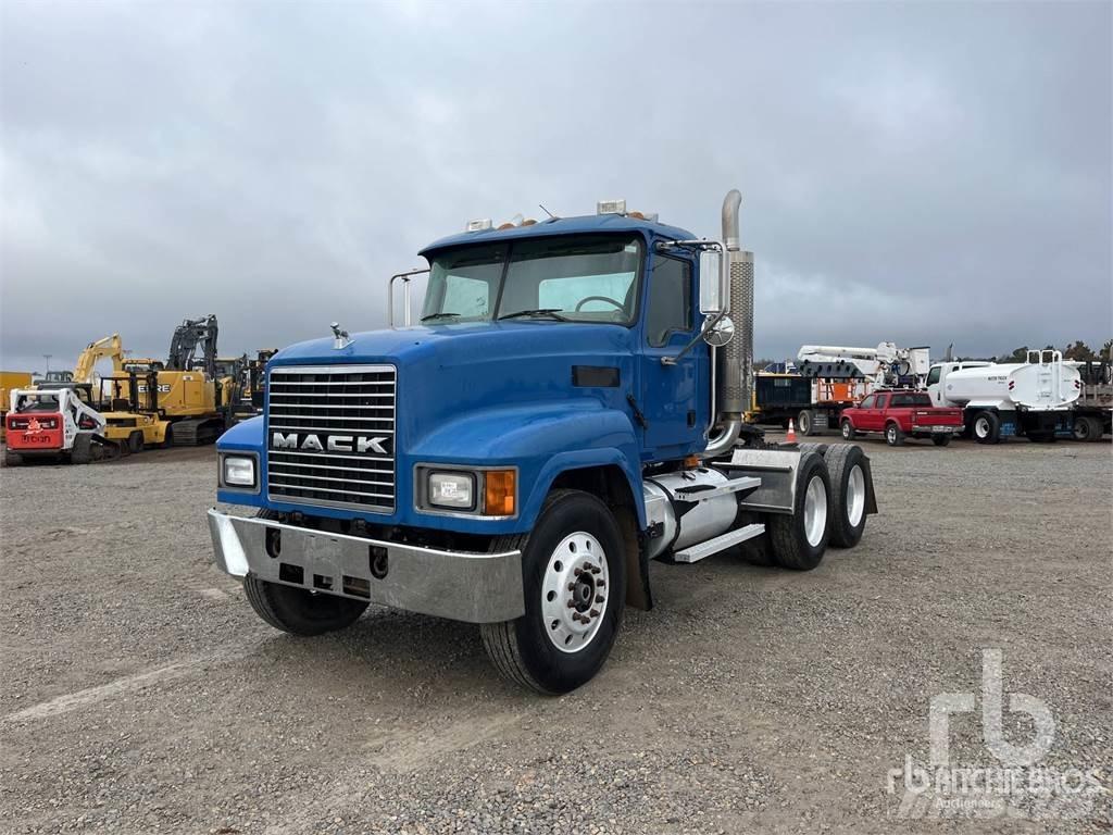 Mack CH613 Vlačilci