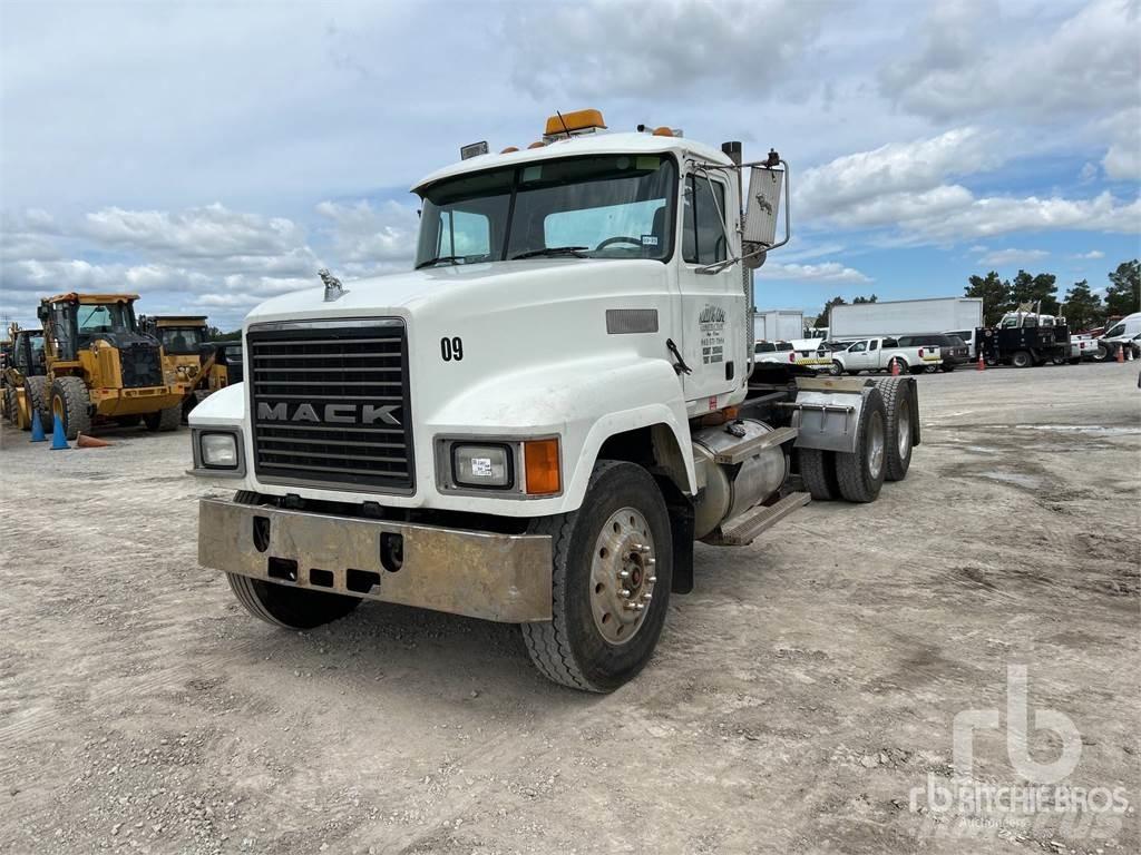 Mack CH613 Vlačilci
