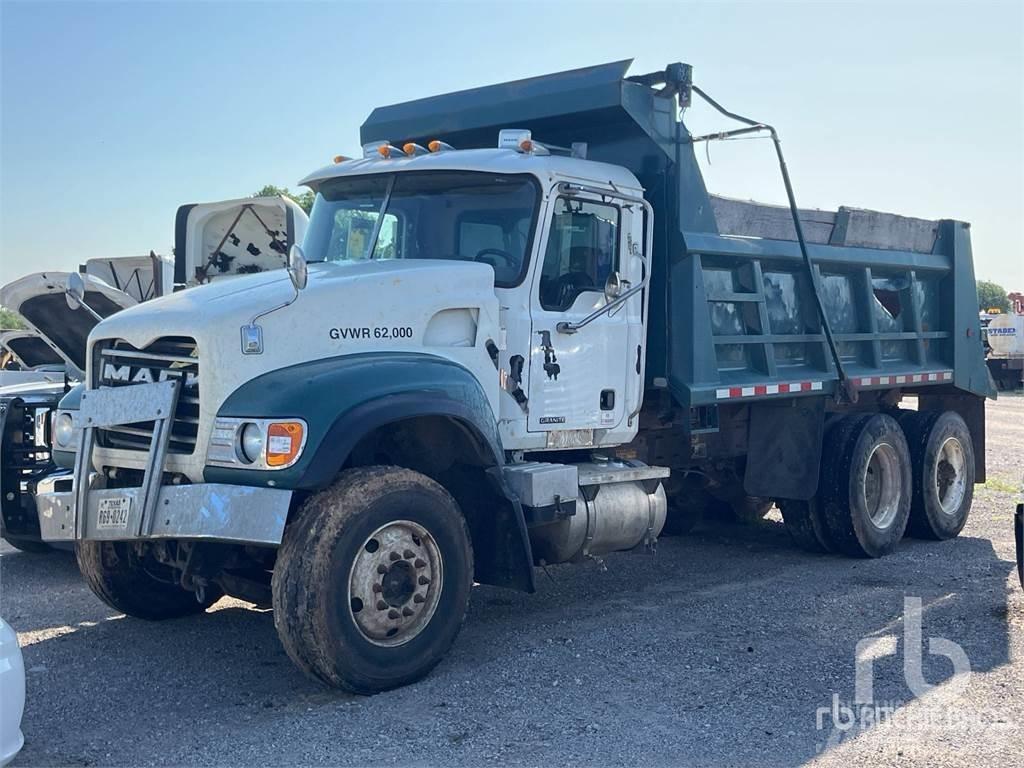 Mack CV713 Kiper tovornjaki