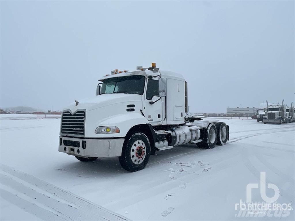 Mack CXU613 Vlačilci