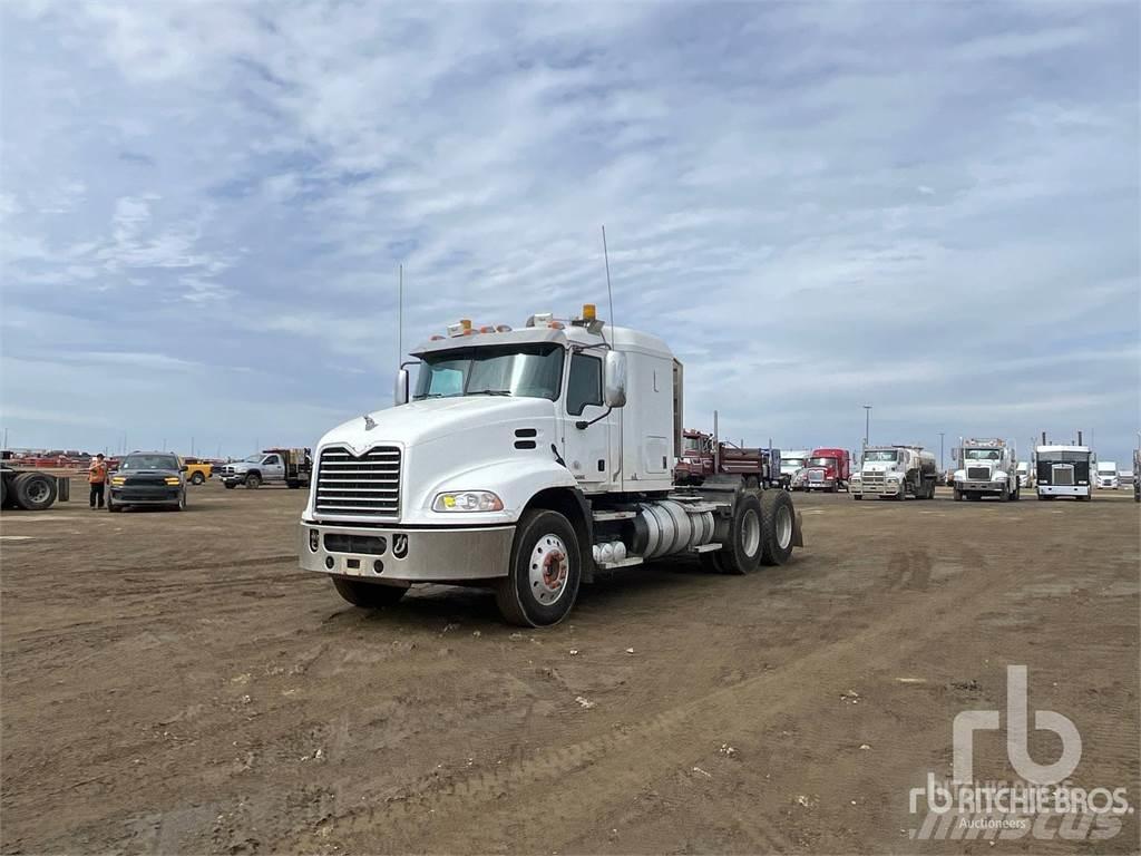 Mack CXU613 Vlačilci