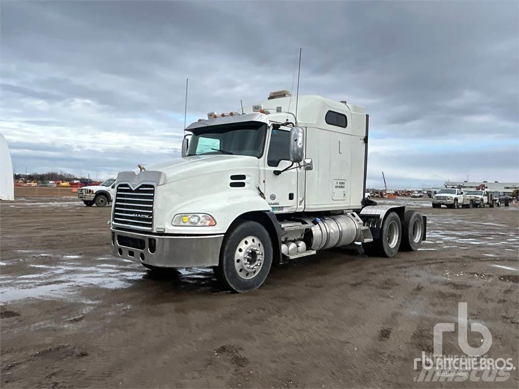 Mack CXU613 Vlačilci